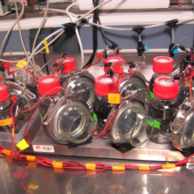 Bioelectrochemical energy and hydrogen production from wastewater