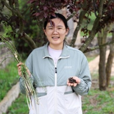 Liwen Yan